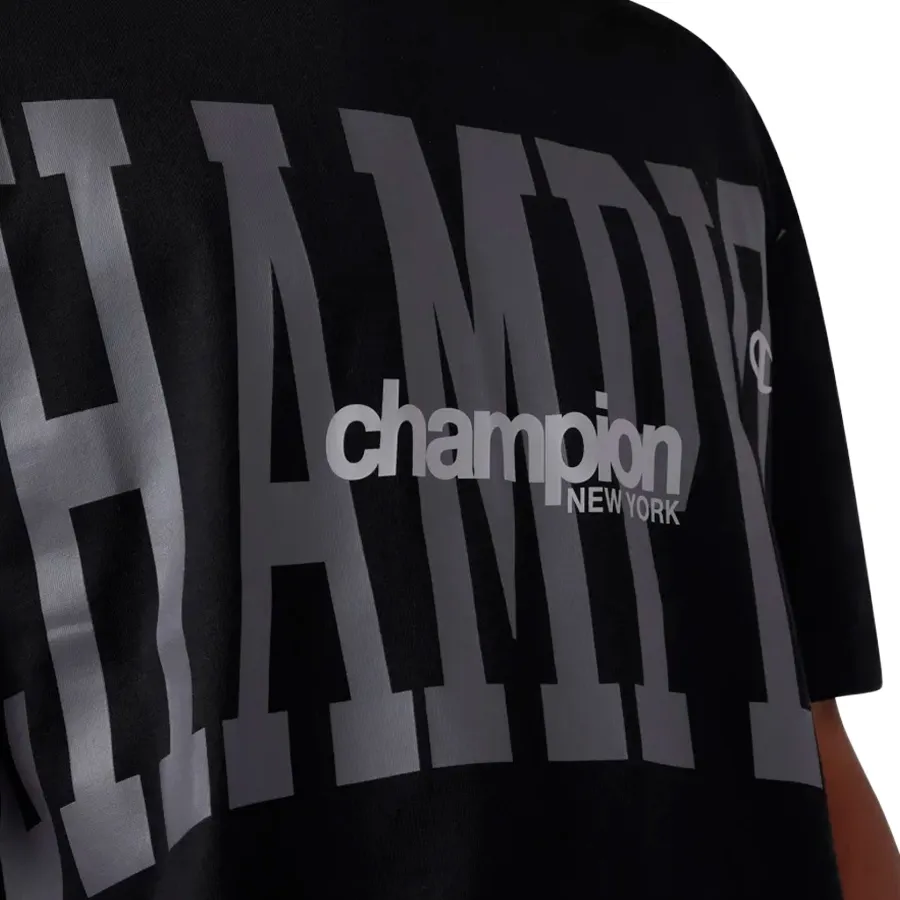 Imagen 3 de 4 de Remera Champion Logo Urban Contemporary-NEGRO/BLANCO