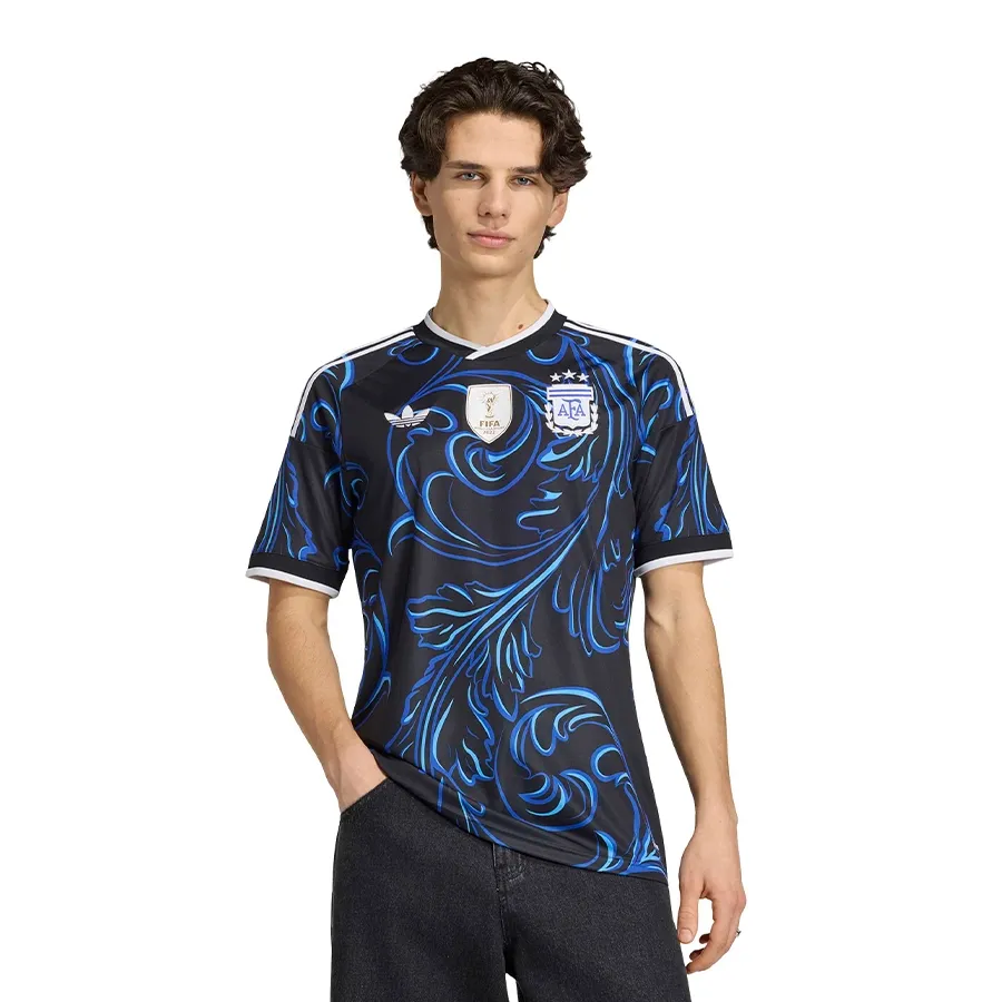 Imagen 0 de 8 de Camiseta adidas originals Alternativa Seleccion Argentina AFA 26-NEGRO/AZUL/CELESTE