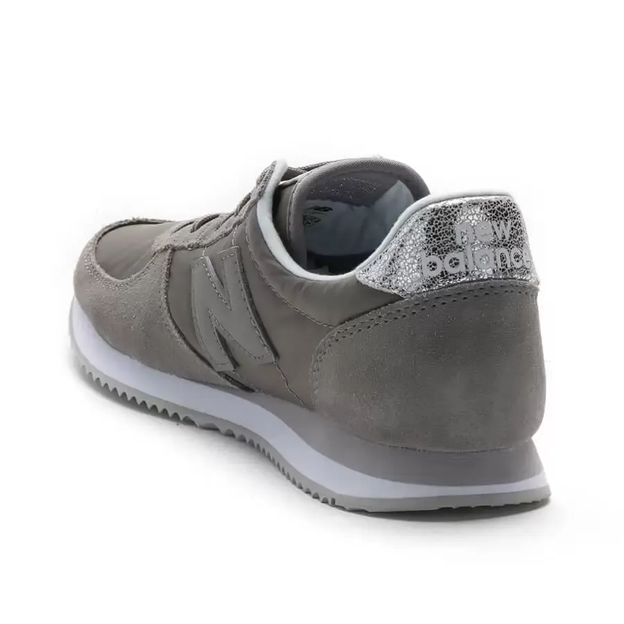 Imagen 2 de 5 de Zapatillas New Balance Wl 220-GRIS/PLATA