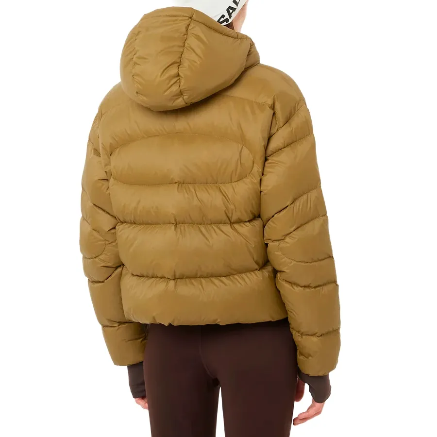 Imagen 1 de 7 de Campera Salomon Outline Nov Crop Down-MOSTAZA