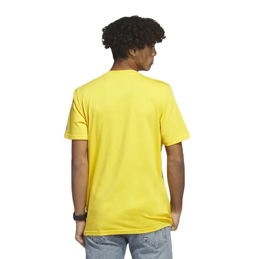 Imagen 1 de 5 de Remera adidas Estampada Linear Beach-bit-AMARILLO
