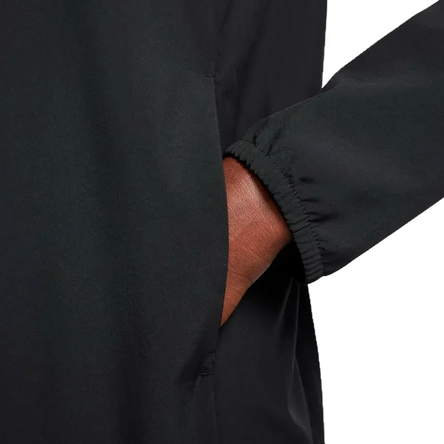 Imagen 3 de 4 de Campera Nike Form-NEGRO