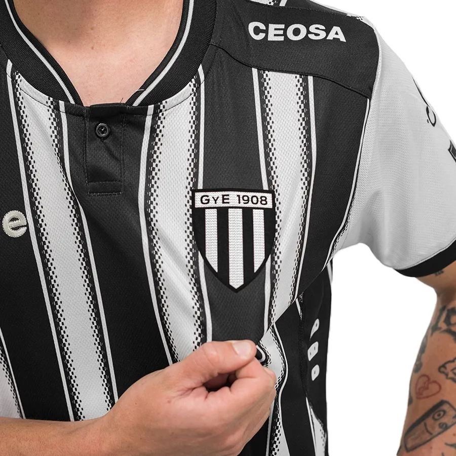 Imagen 7 de 9 de Camiseta Mitre Oficial Gimnasia y Esgrima 23-NEGRO/BLANCO