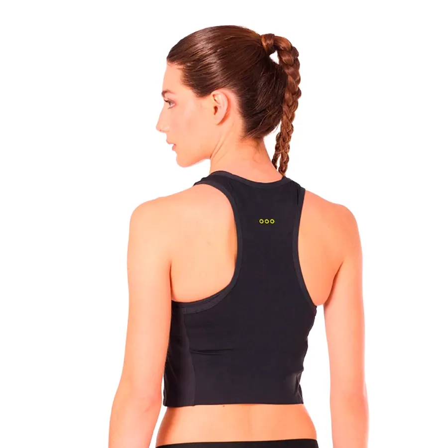 Imagen 2 de 5 de Top Saucony Endorphin Crop-NEGRO