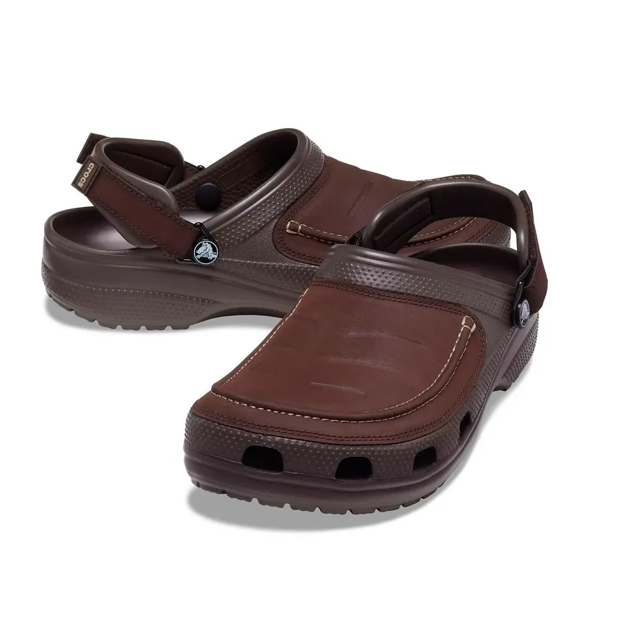 Imagen 3 de 5 de Sandalias Crocs Yukon Vista II Clog-MARRON