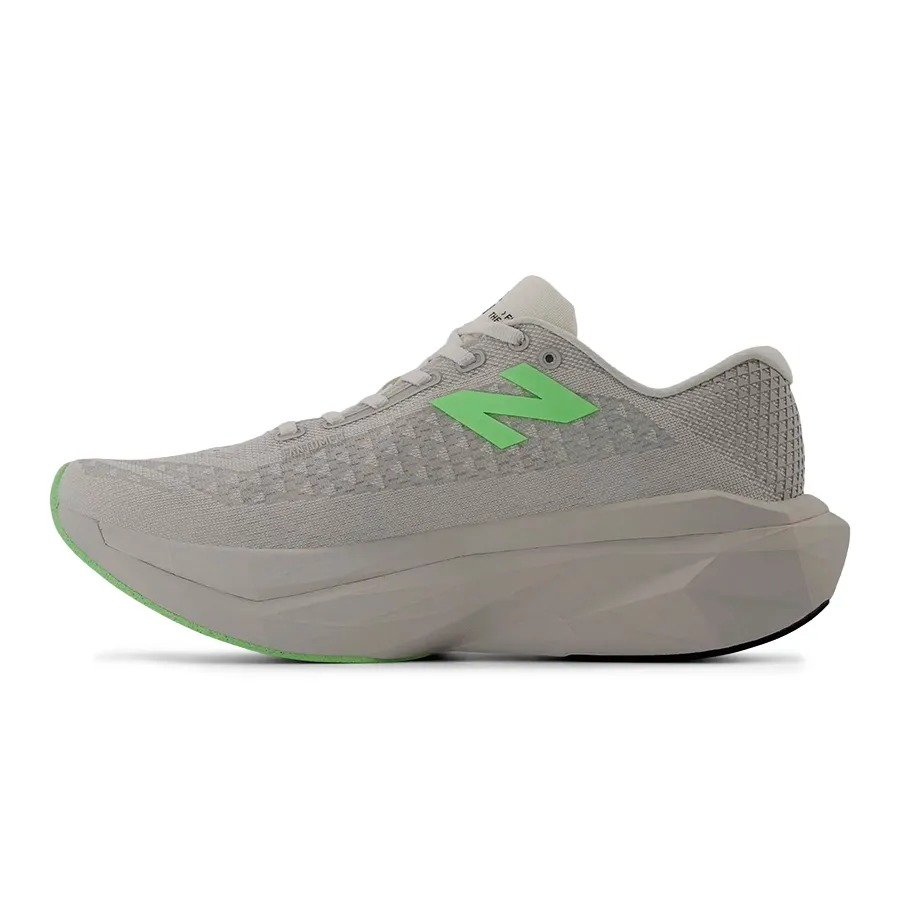 Imagen 2 de 5 de Zapatillas New Balance FuelCell SuperComp Trainer v3-GRIS/VERDE FLUOR