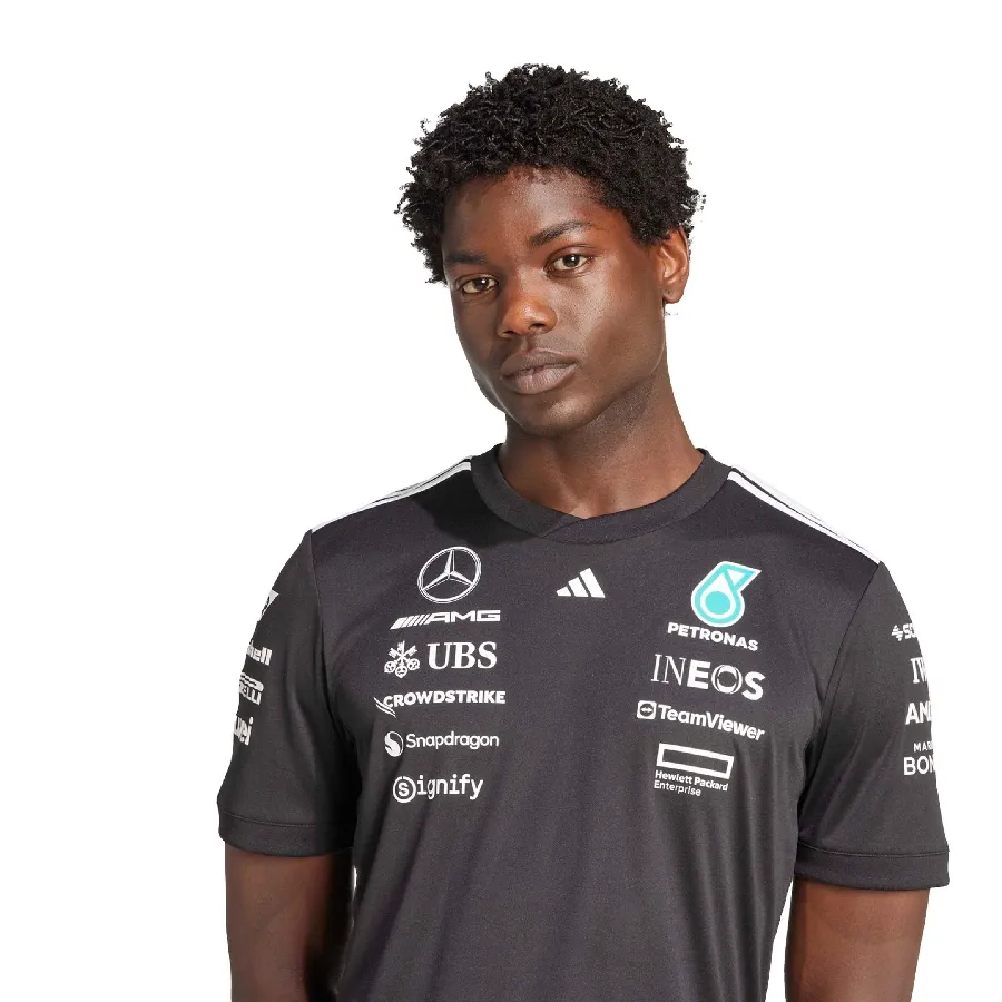 Imagen 3 de 5 de Camiseta adidas Piloto Mercedes - AMG Petronas F1 Team-NEGRO