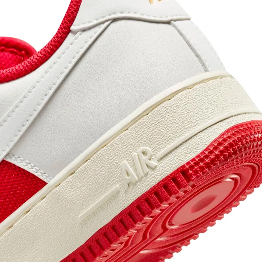 Imagen 7 de 8 de Zapatillas Nike Air Force 1 '07-BEIGE/ROJO