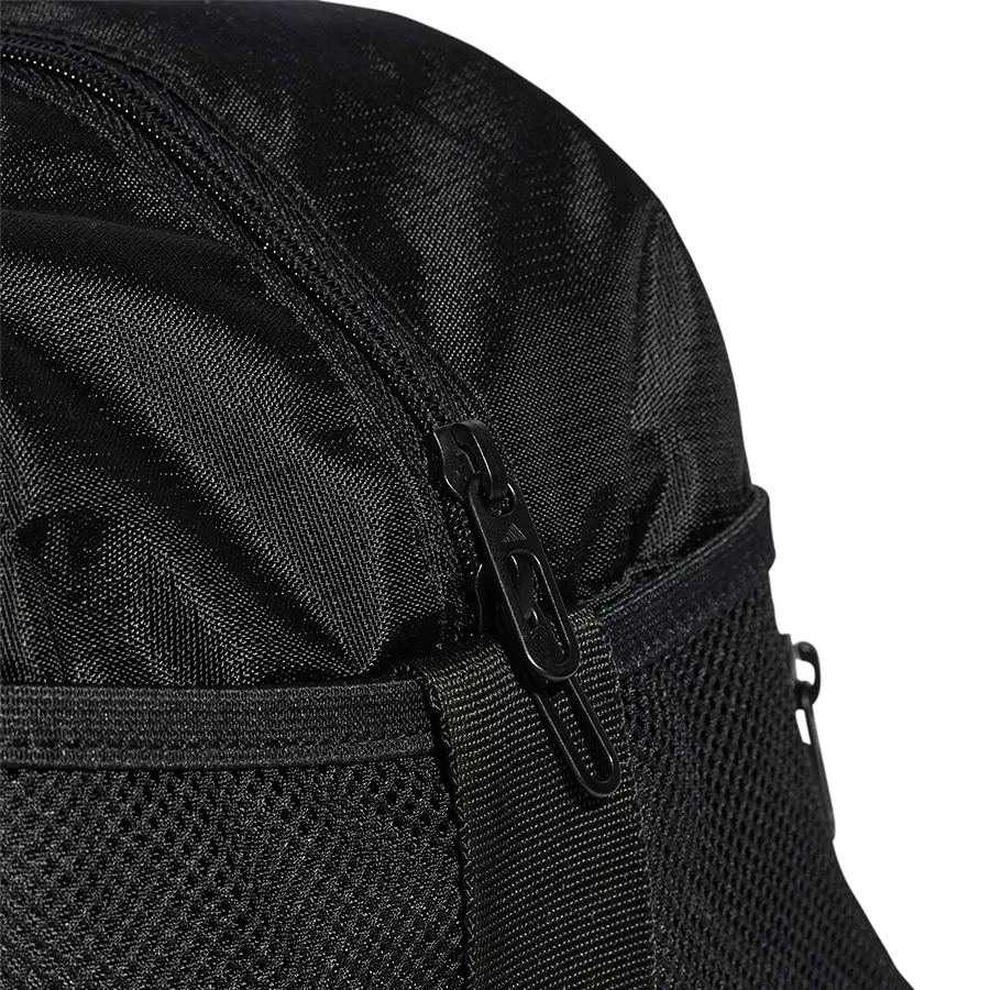 Imagen 3 de 4 de Bolso deportivo adidas Defender-NEGRO/PLATA
