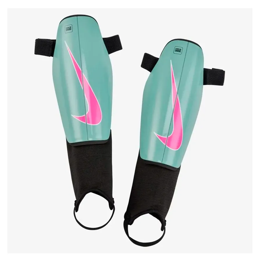 Imagen 0 de 2 de Canilleras Nike Charge-GRIS/FUCSIA