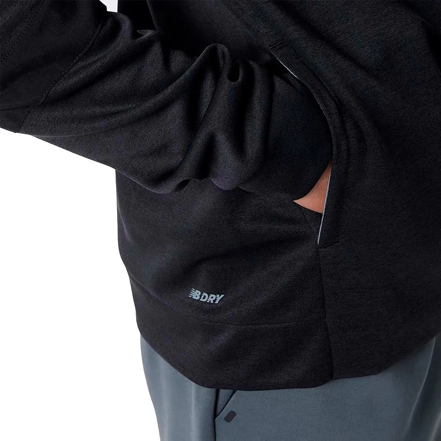 Imagen 3 de 4 de Campera New Balance Tenacity-NEGRO