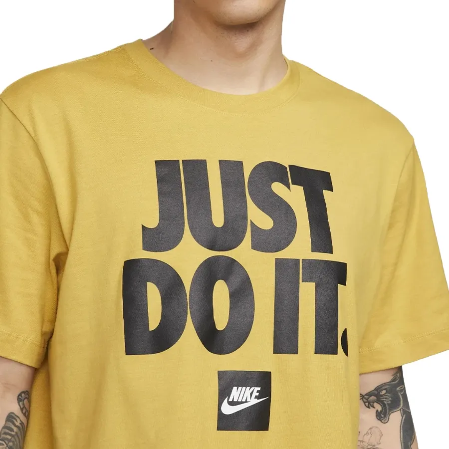 Imagen 2 de 3 de Remera Nike Jus Do It-MAIZ/NEGRO