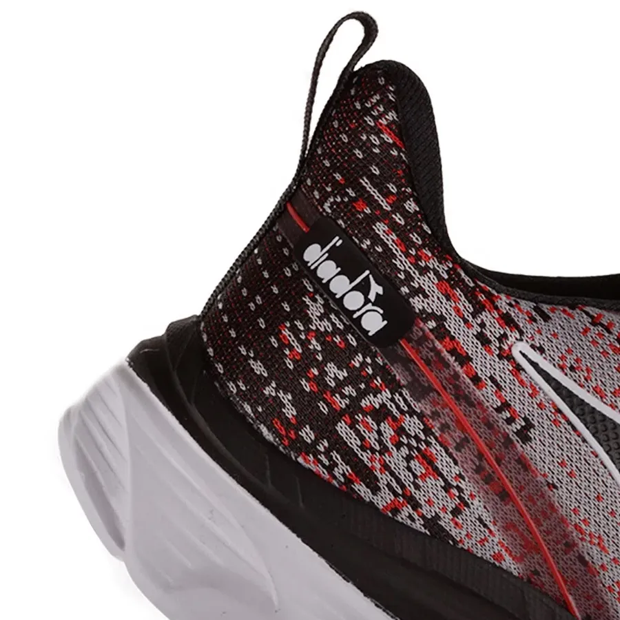 Imagen 3 de 5 de Zapatillas Diadora Voraz-NEGRO/BLANCO/ROJO