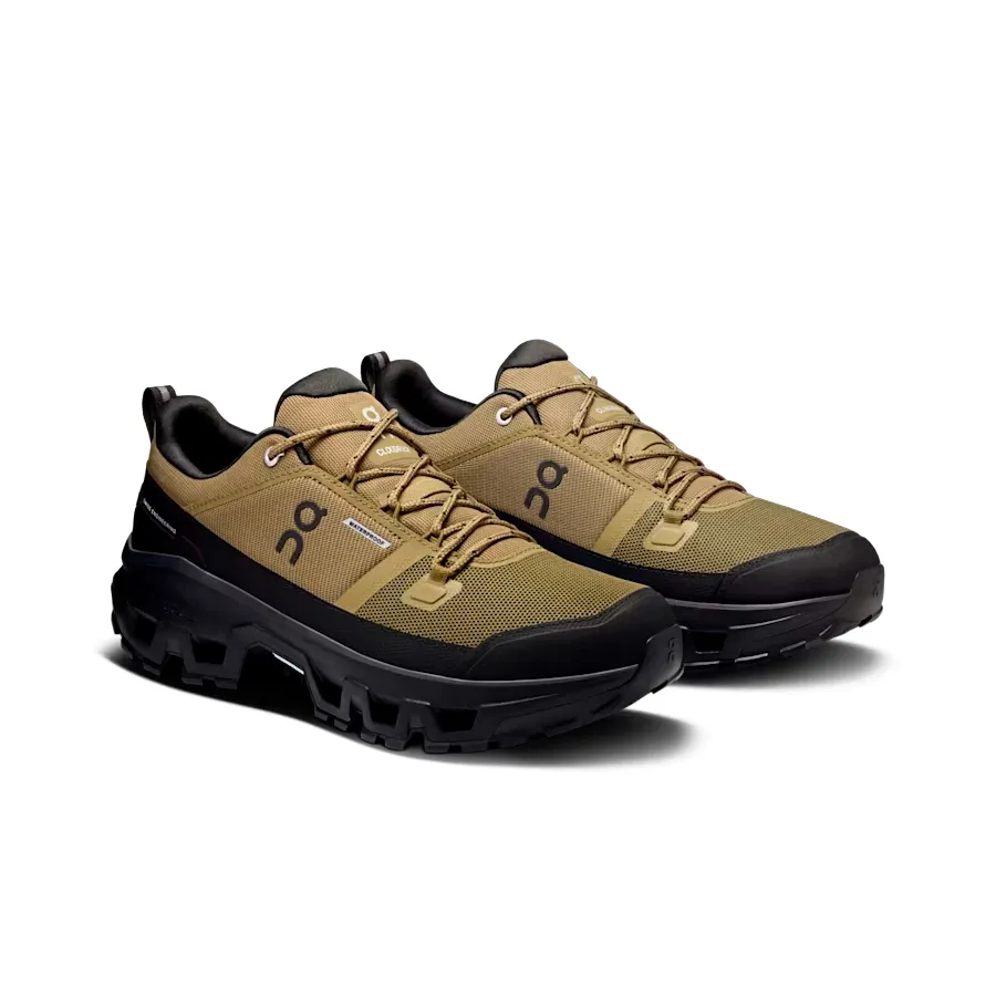 Imagen 1 de 5 de Zapatillas On Cloudrock Low Waterproof-VERDE OLIVA/NEGRO