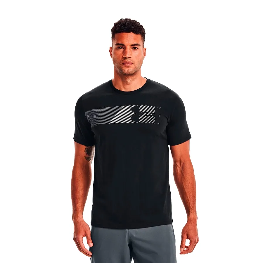 Imagen 2 de 6 de Remera Under Armour Fast Left Chest 2 Ss-NEGRO