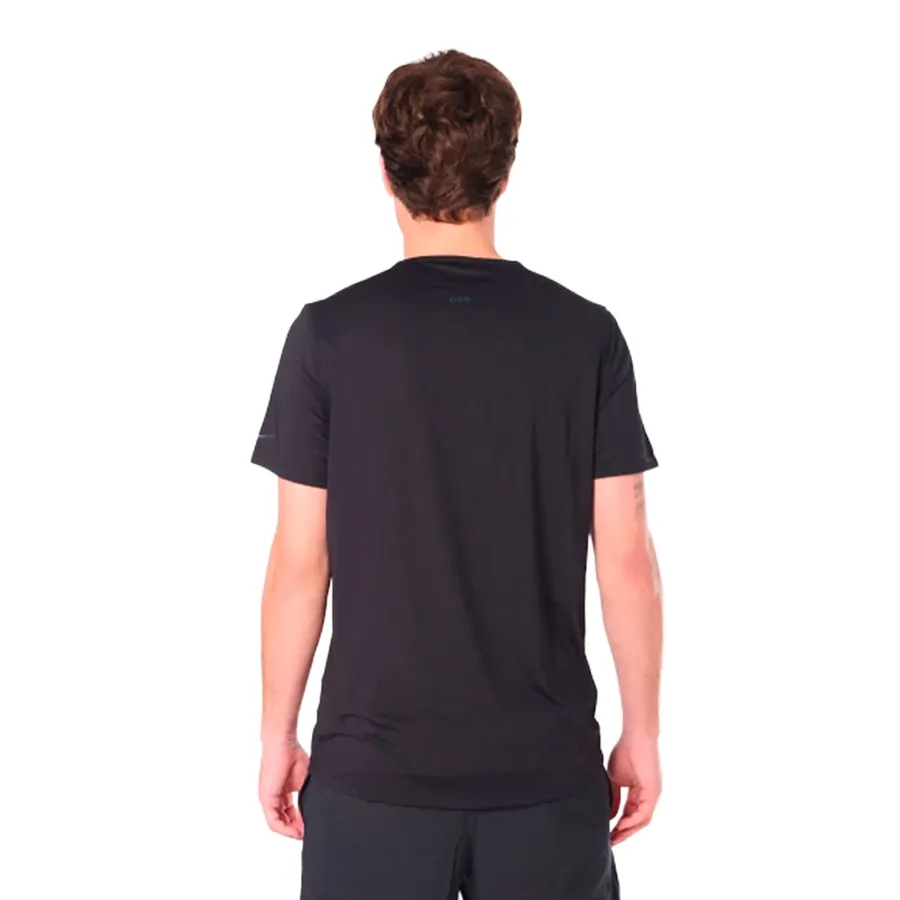 Imagen 1 de 5 de Remera Saucony Stopwatch Graphic-NEGRO