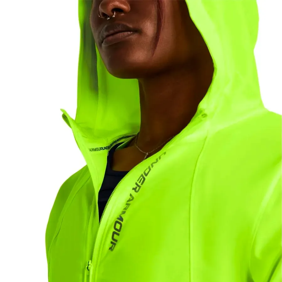 Imagen 2 de 4 de Campera Under Armour Outrun The Storm-VERDE FLUOR