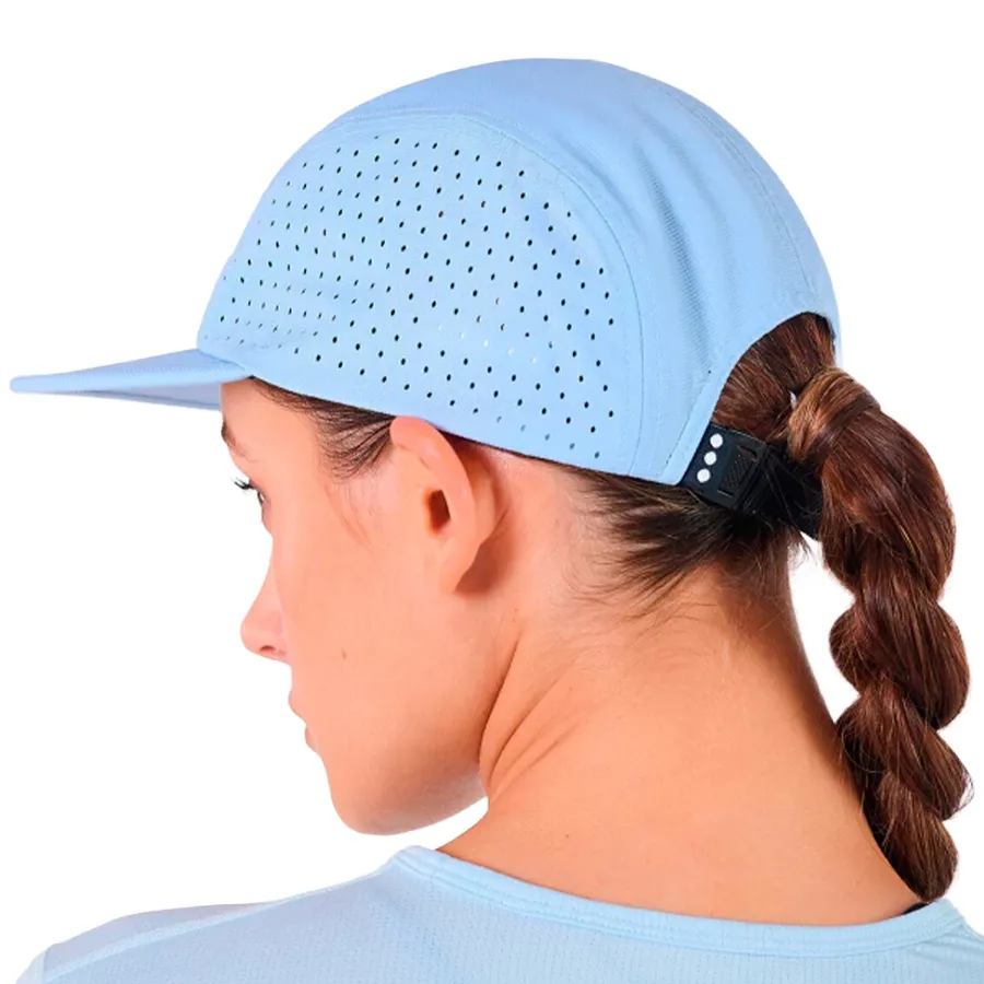 Imagen 4 de 5 de Gorra Saucony Fast and Light-CELESTE