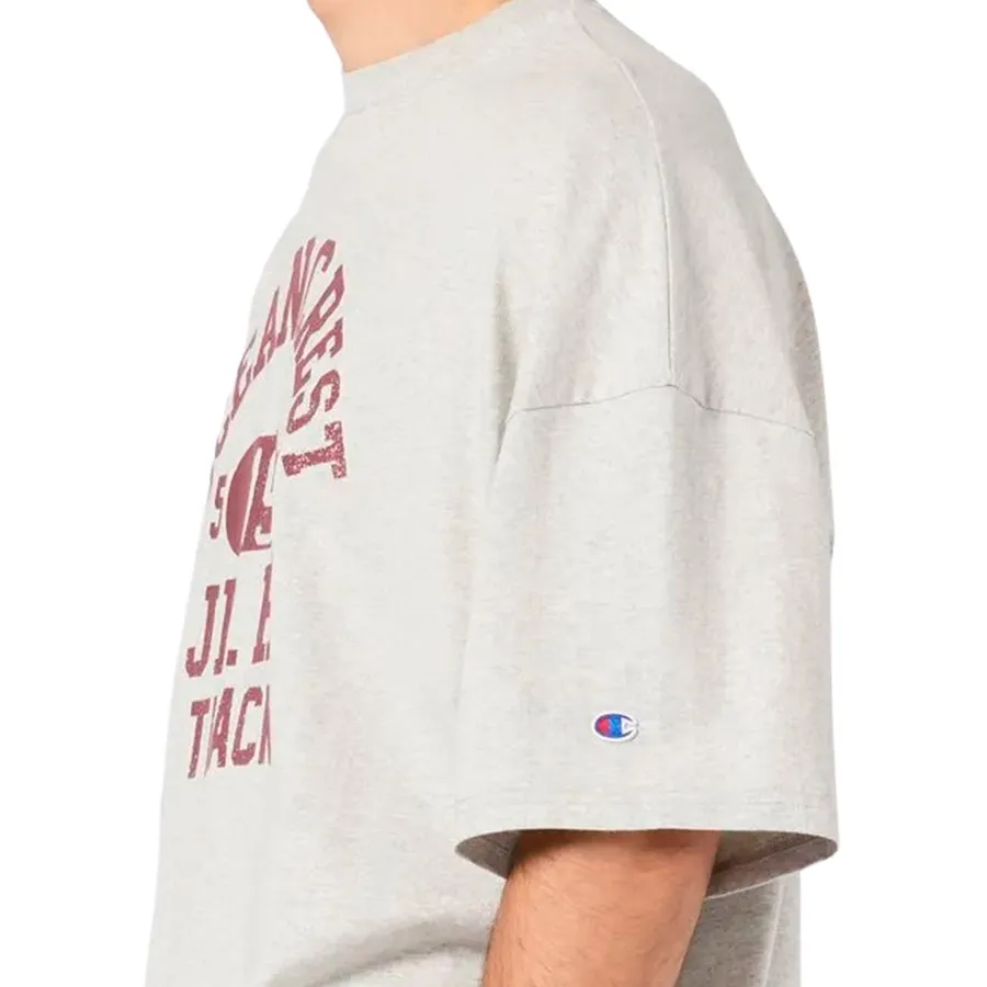 Imagen 3 de 4 de Remera Champion Time Capsule-GRIS/BORDO