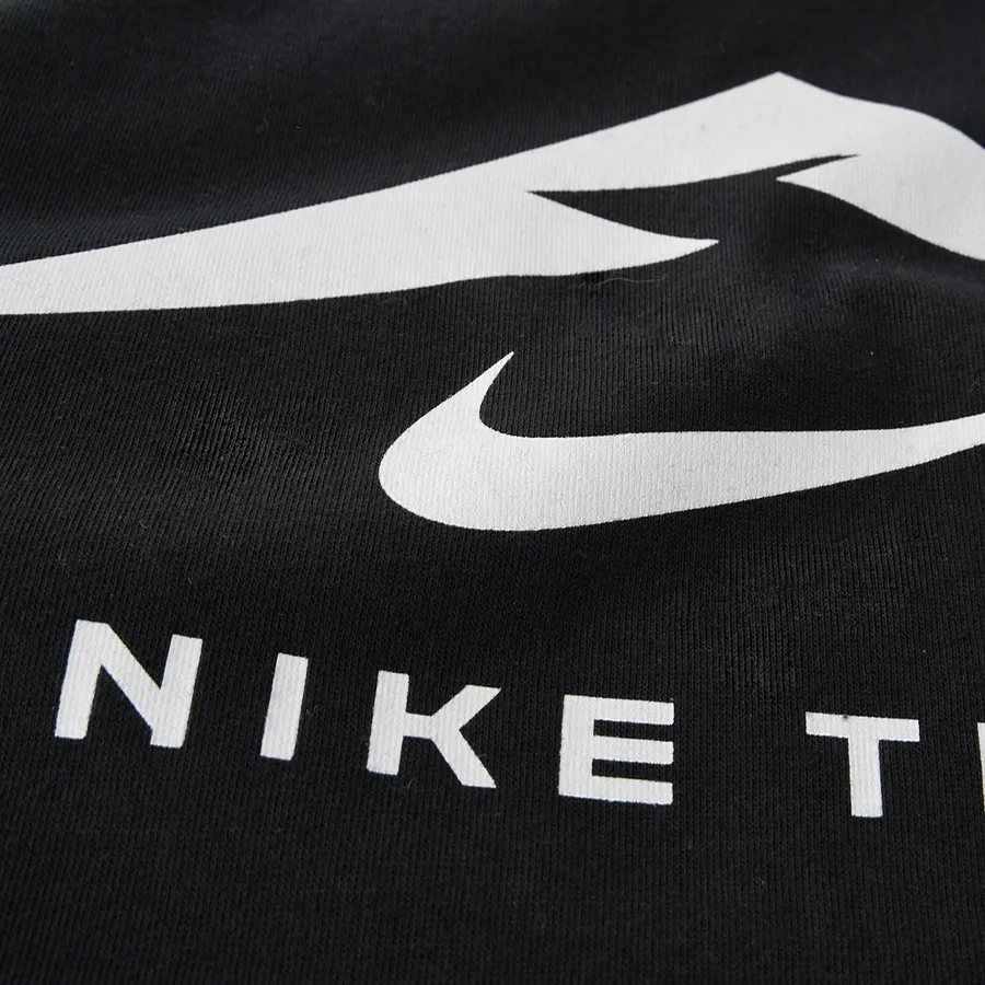 Imagen 2 de 3 de Remera Nike Df Tee Trail-NEGRO