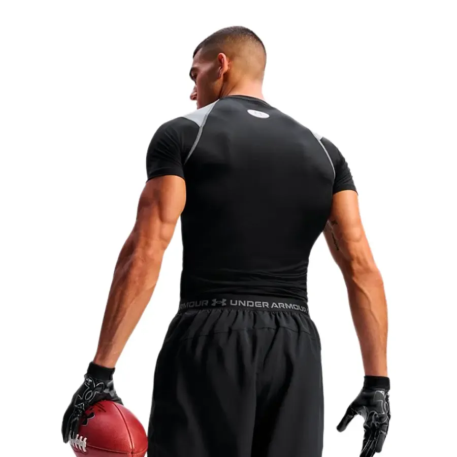 Imagen 1 de 5 de Remera Under Armour HeatGear Elite Mockneck-NEGRO/GRIS