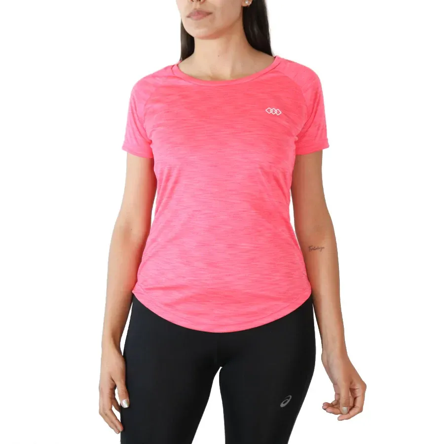 Imagen 0 de 6 de Remera Kamp Lagertha-FUCSIA