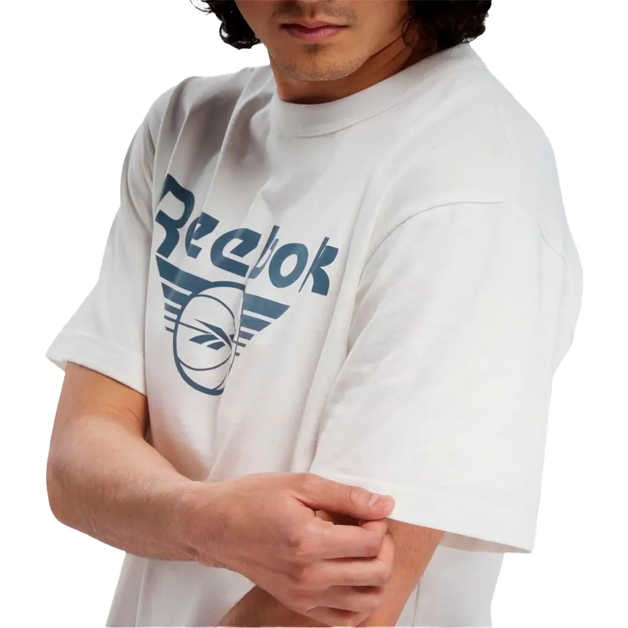 Imagen 2 de 3 de Remera Reebok Bb Brand Graphic-BLANCO