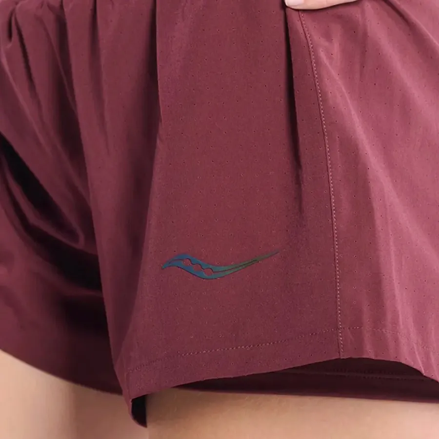 Imagen 3 de 4 de Short Saucony Outpace 2-in-1-VINO