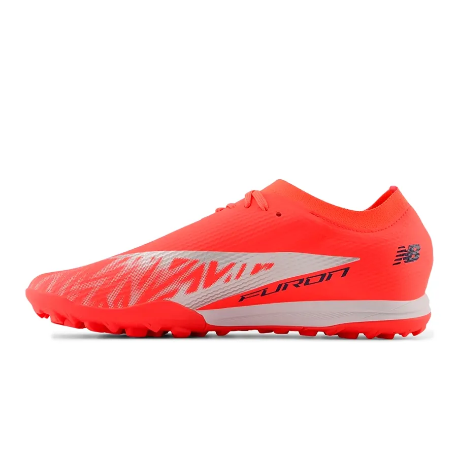 Imagen 2 de 5 de Botines New Balance Furon Team V8-CORAL FLUOR/GRIS