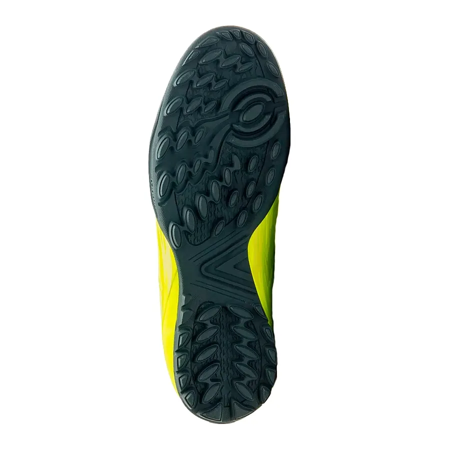 Imagen 3 de 7 de Botines Umbro Ultimate Tf-AMARILLO FLUOR/NEGRO
