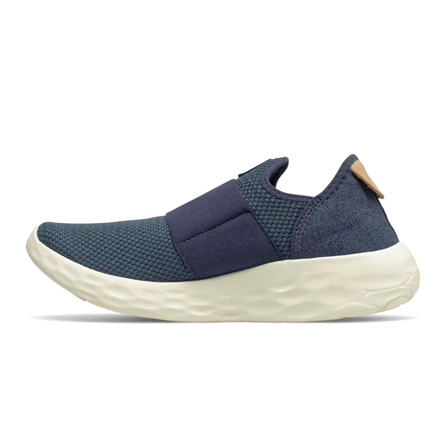 Imagen 1 de 5 de Zapatillas New Balance Fresh Foam Slip-On V2-MARINO/BLANCO