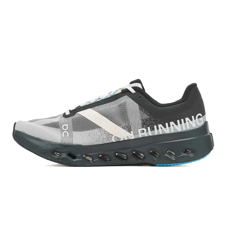 Imagen 2 de 5 de Zapatillas On Cloudsurfer Next Lumos-GRIS/NEGRO