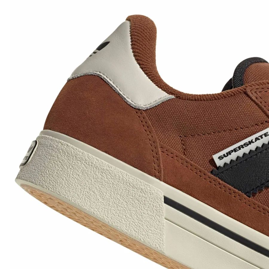 Imagen 5 de 7 de Zapatillas adidas originals Superskate St-MARRON-BLANCO-NEGRO