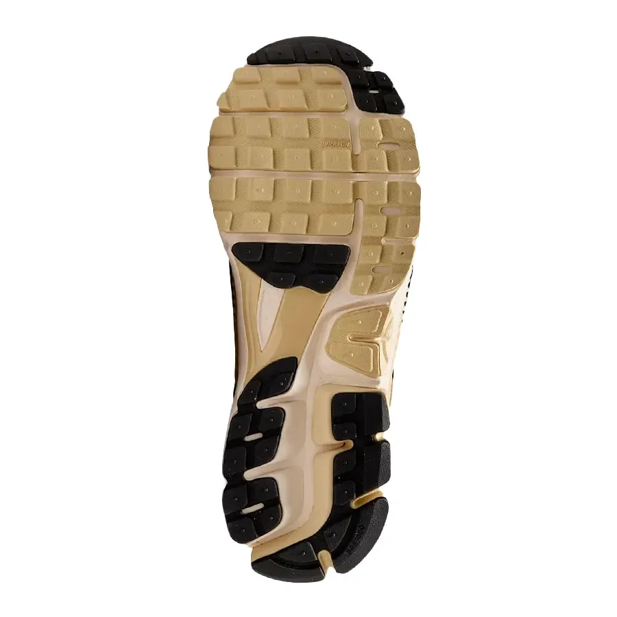 Imagen 4 de 8 de Zapatillas Nike Zoom Vomero 5-BEIGE