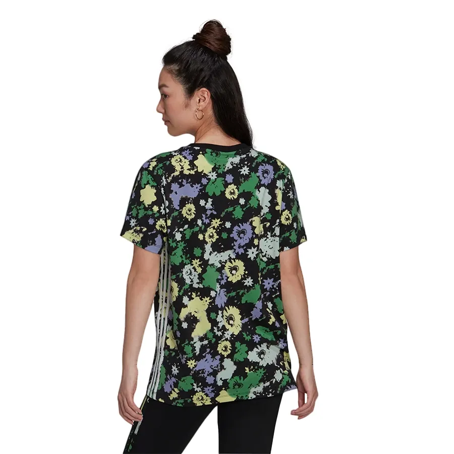 Imagen 2 de 5 de Remera adidas originals Floral Loose-NEGRO/MULTICOLOR