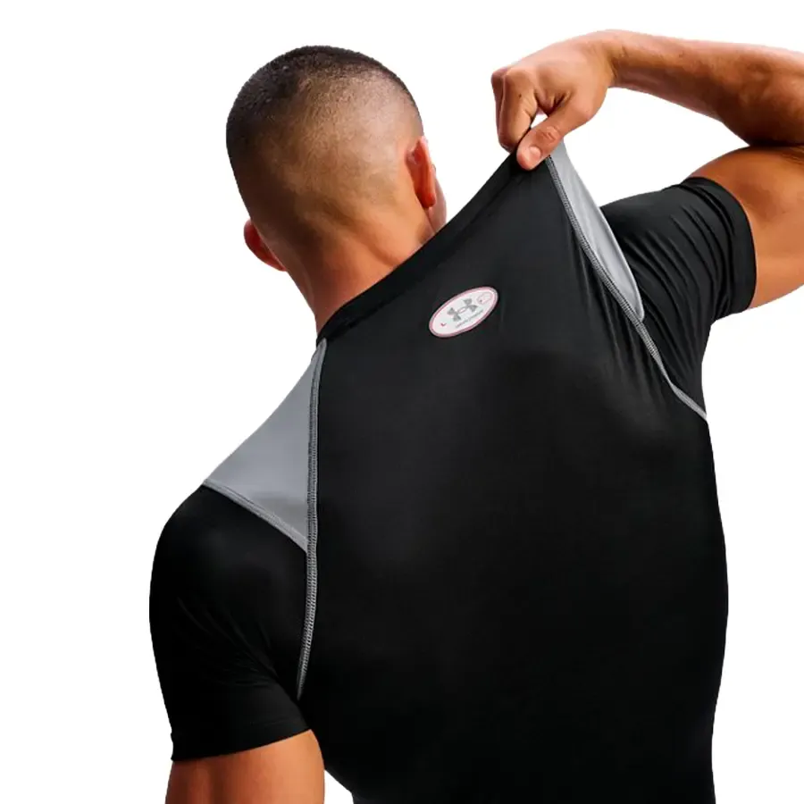 Imagen 3 de 5 de Remera Under Armour HeatGear Elite Mockneck-NEGRO/GRIS