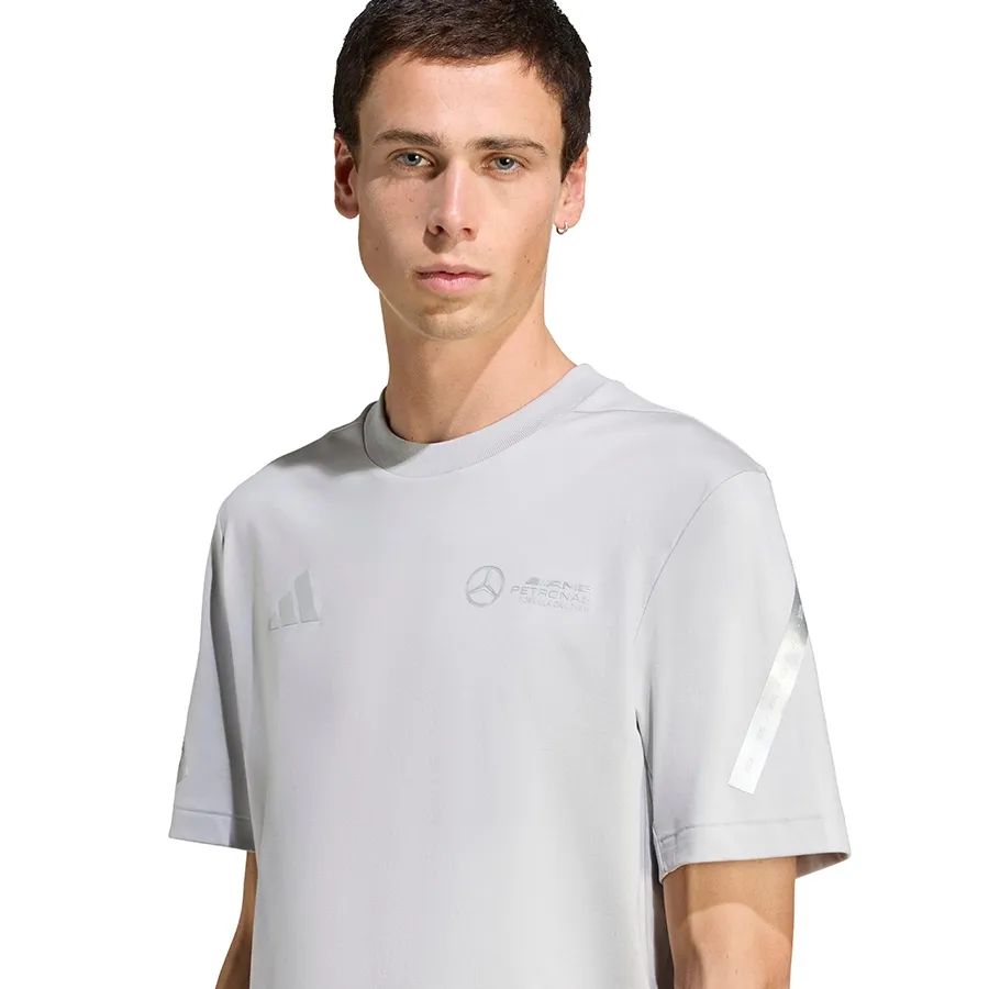 Imagen 4 de 5 de Remera adidas Mercedes-AMG Petronas Formula One Team-GRIS