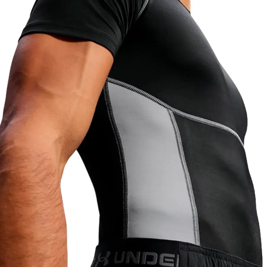 Imagen 2 de 5 de Remera Under Armour HeatGear Elite Mockneck-NEGRO/GRIS