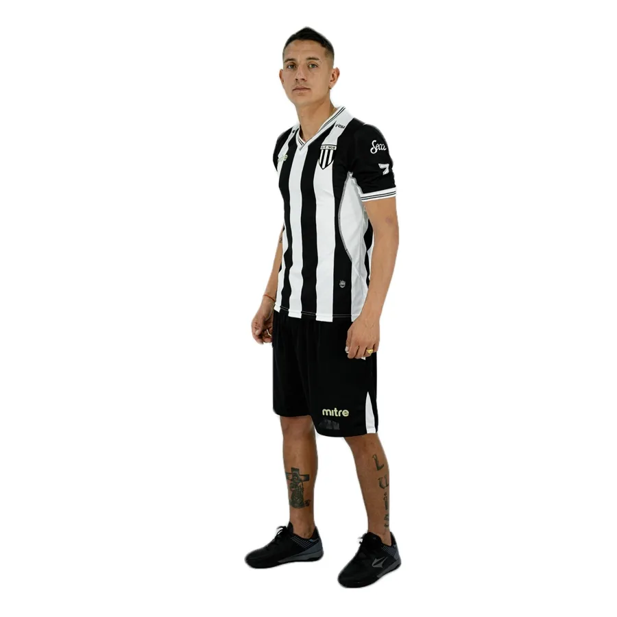Imagen 1 de 9 de Camiseta Mitre Oficial Gimnasia y Esgrima 22-NEGRO/BLANCO
