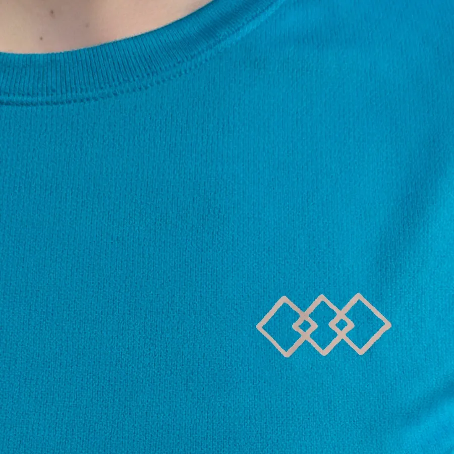 Imagen 2 de 3 de Remera Kamp Ultrarun con Recortes Laterales-AZUL