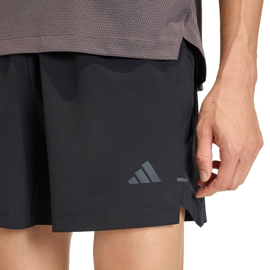 Imagen 3 de 6 de Short adidas D4T Essentials-NEGRO