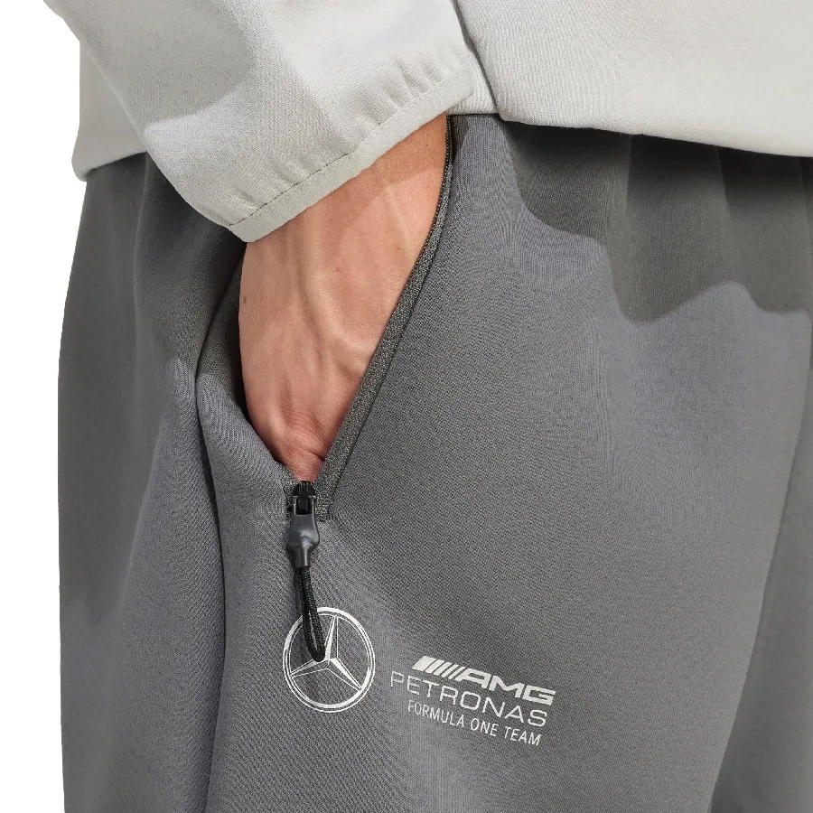 Imagen 3 de 5 de Pantalón adidas Mercedes AMG Petronas F1-GRIS