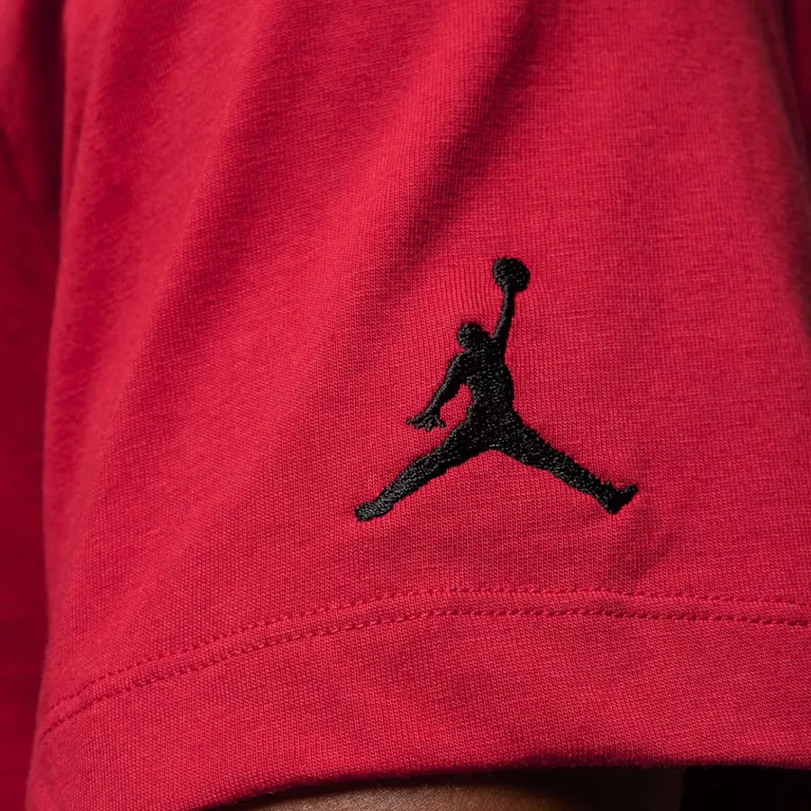 Imagen 3 de 4 de Remera Nike Jordan Air Crew-ROJO/NEGRO