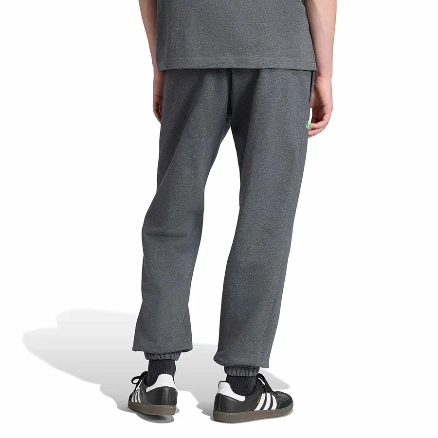 Imagen 2 de 5 de Pantalón adidas Mercedes Amg Petronas FormuLa One Team-GRAFITO