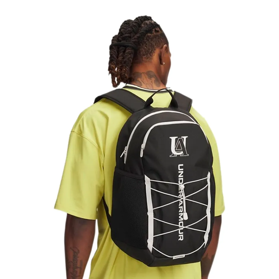 Imagen 4 de 5 de Mochila Under Armour Hustle Sport 6.0-NEGRO/BLANCO
