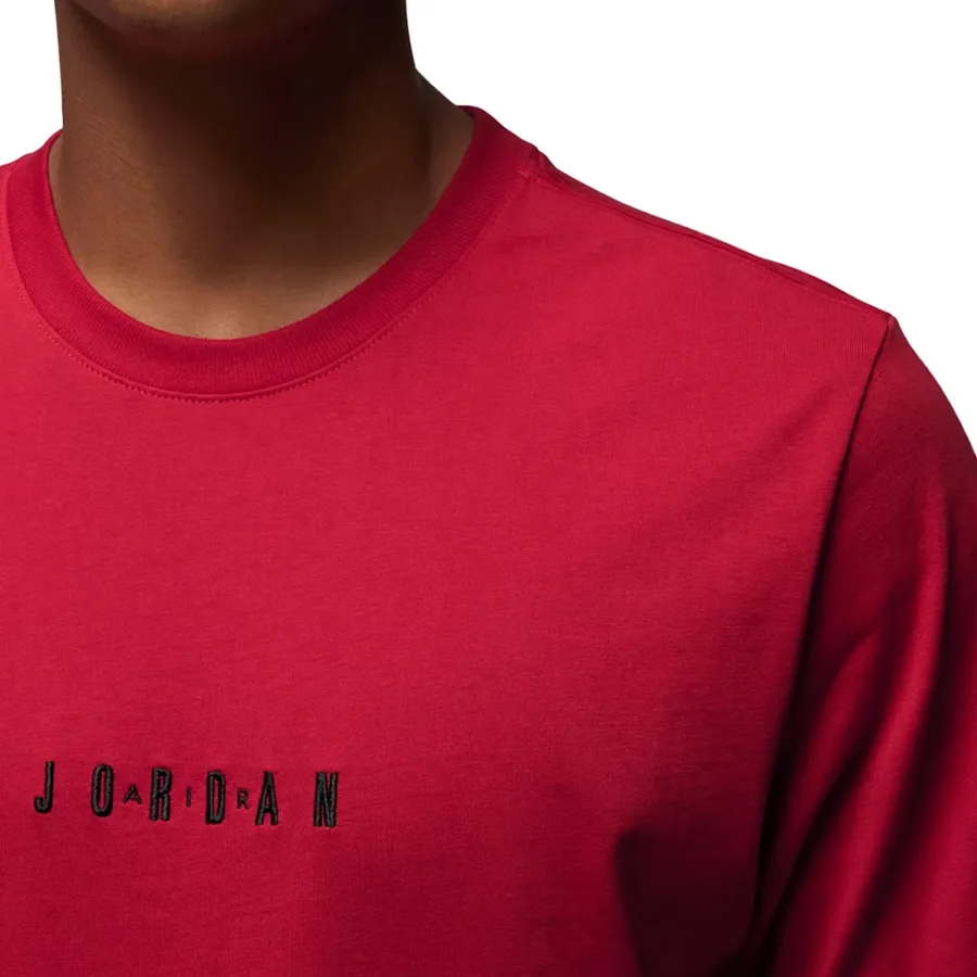 Imagen 2 de 4 de Remera Nike Jordan Air Crew-ROJO/NEGRO