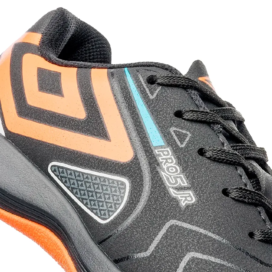Imagen 5 de 6 de Botines Umbro Sala Pro 5 Jr-NEGRO/NARANJA/AZUL